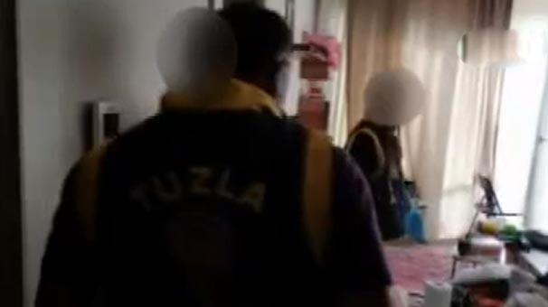 Doktor ve teknisyeni fena basıldı her şey uluorta... - Resim: 1