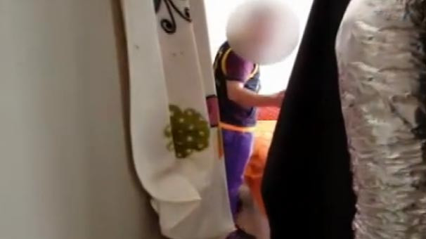 Doktor ve teknisyeni fena basıldı her şey uluorta... - Resim: 2