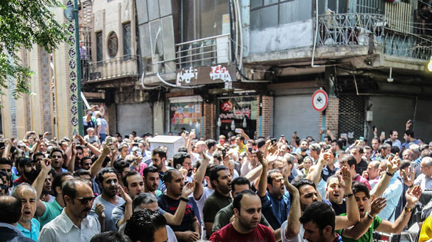 İran sarsılıyor! Sokak karışık Sovyetler gibi parçalanabilir - Resim: 1