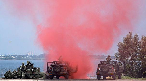 İki süper güç silahları çekti Pasifik'te savaş çanları çalıyor! - Resim: 1