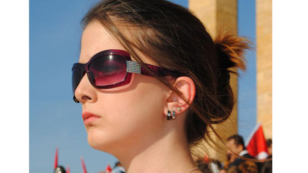 Anıtkabir'de 'duran kadın' eylemi - Resim: 3