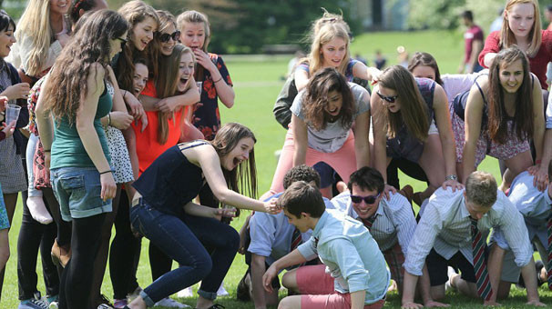 Böyle mezuniyet töreni görülmedi! Kendilerinden geçtiler - Resim: 3