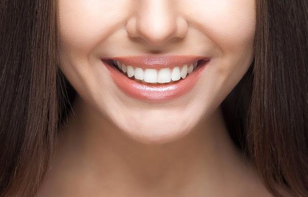 Dişlerinizi alüminyum folyo ile kaplayın 1 saat içerisinde... - Resim: 1