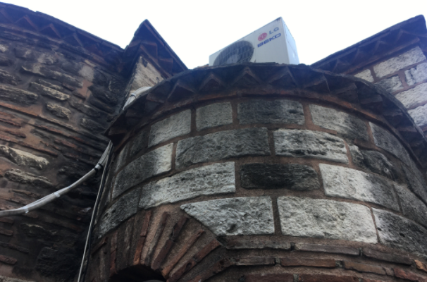 Bu kadar da olmaz! Tarihi camiye kümes yaptılar - Resim: 2