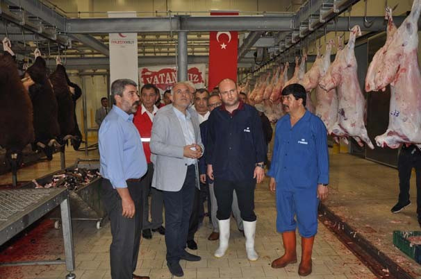 Demokrasi için bin koyun kestirdi - Resim: 3