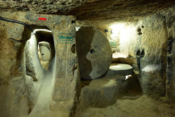 Aziz Mercurius Yeraltı şehrinin gizemli mezarlarına bakın!  - Resim: 1