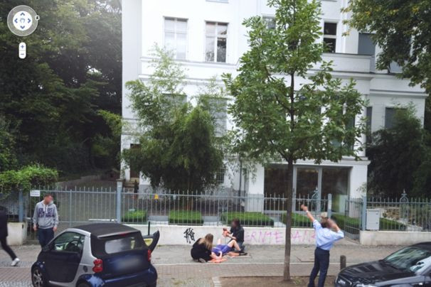 Google kamerası sokakta çok pis yakaladı - Resim: 2