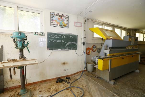 FETÖ'nün okulunda bulunan gizli bölme! İçindekilere bakın - Resim: 2