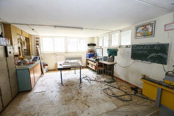 FETÖ'nün okulunda bulunan gizli bölme! İçindekilere bakın - Resim: 4