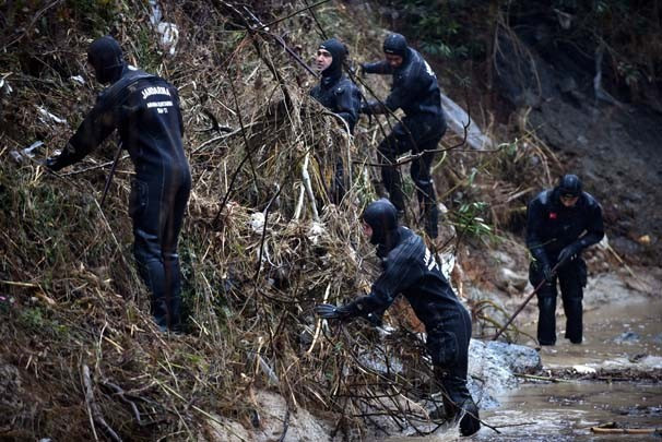 Felaketin ardından bugün böyle aradılar - Resim: 1