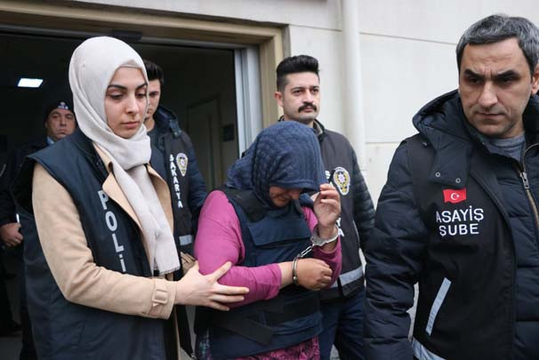 Komşusuyla basan oğlunu öldüren anneden şok sözler! - Resim: 1