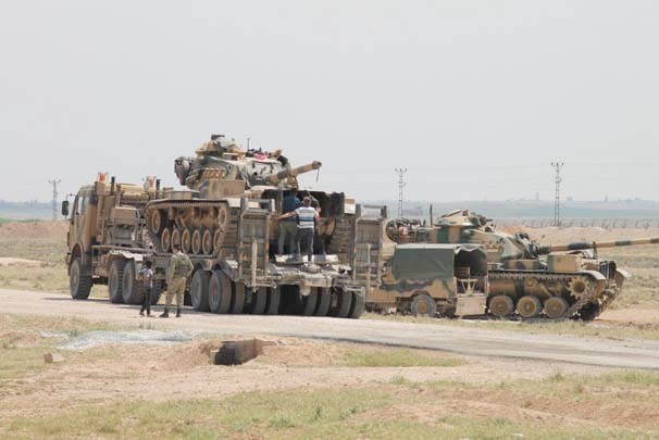 Suriye sınırında hareketlilik tanklar namlularını Telabyad'a çevirdi - Resim: 2