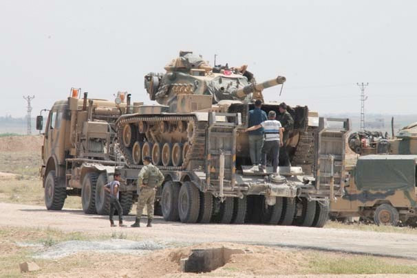 Suriye sınırında hareketlilik tanklar namlularını Telabyad'a çevirdi - Resim: 3