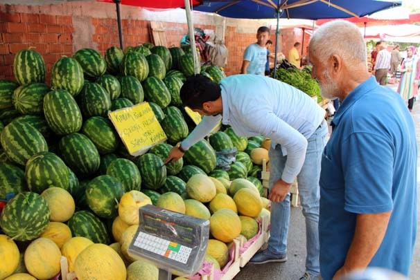 Öyle bir vaatte bulundu ki 35 ton karpuz sattı - Resim: 1