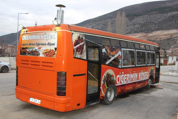 12 bin TL'ye otobüs aldı içini öyle bir şey yaptı ki... Paraya para demiyor - Resim: 4