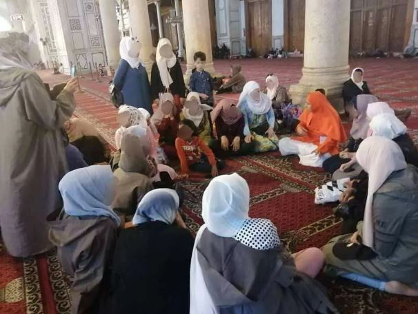 1300 yıllık tarihi Şam Emevi Cami'nde büyük saygısızlık: Budistler ayin düzenledi dans etti - Resim: 2