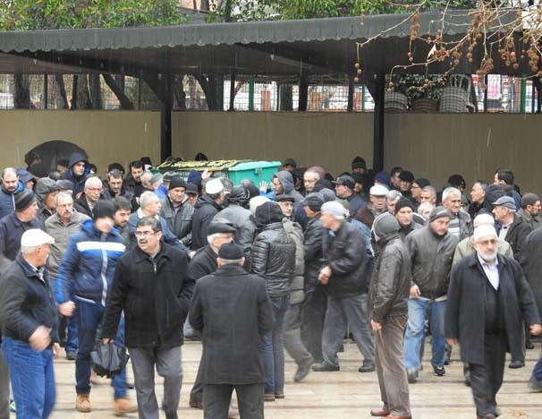 Cenaze namazında akılalmaz olay! Tam namaz kılınırken... - Resim: 4