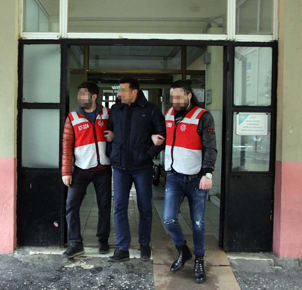 O müdür cezaevine böyle gitti! Görüntülere dikkat - Resim: 4