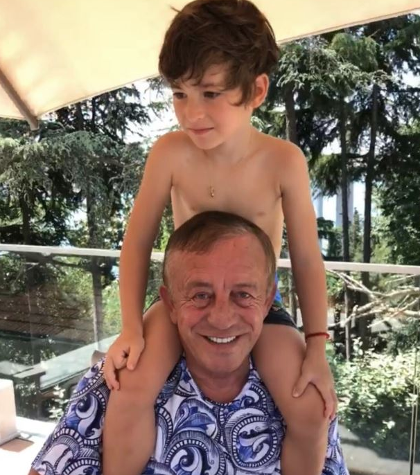 Yeniden mi birlikteler? Ali Ağaoğlu'nun Petek Ertüre ile samimi pozları olay oldu - Resim: 1