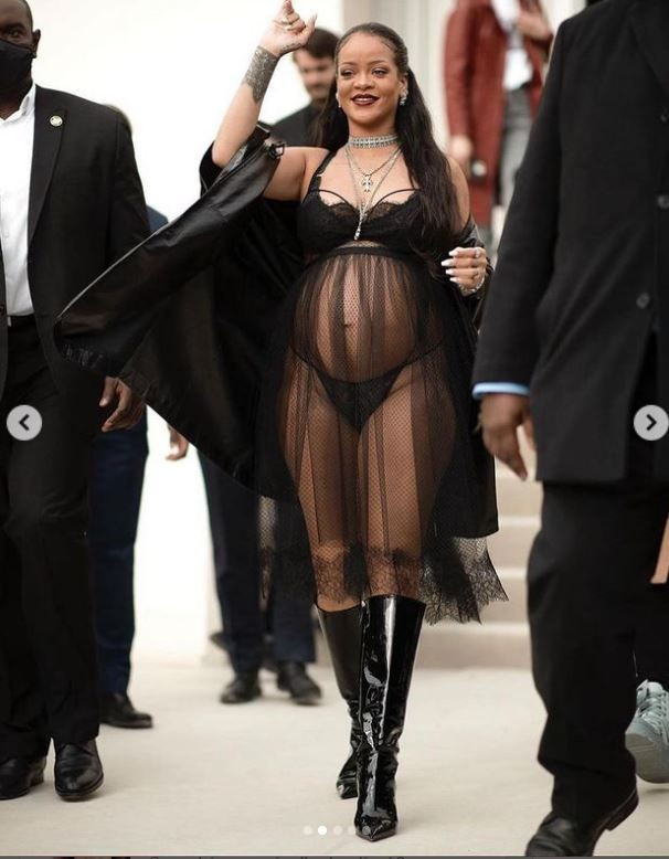 Karnı burnunda hamile Rihanna neredeyse çırılçıplak... Soğukta tül gecelikle cocuk dondu! - Resim: 3