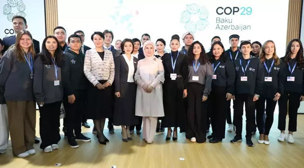 Emine Erdoğan 'Ekolojik Eğitim' etkinliğinde iklim gönüllüsü gençlerle buluştu - Resim: 2