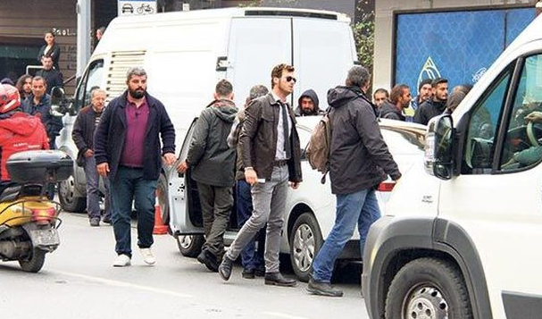 Çarpışma'nın setinde olay çıktı! Kıvanç Tatlıtuğ'a tepki - Resim: 2