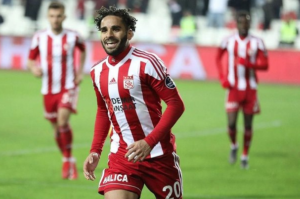 Emre Belözoğlu'ndan bomba öneri: Mutlaka alın - Resim: 1