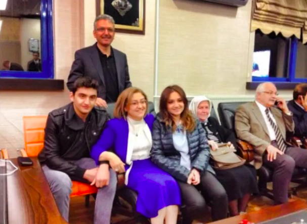 Fatma Şahin eşi İzzet Şahin kimdir ne iş yapar çocukları kimdir? - Resim: 2