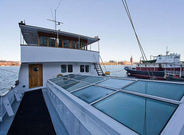 Mavnaydı şimdi ise yüzen bir saray - Resim: 1