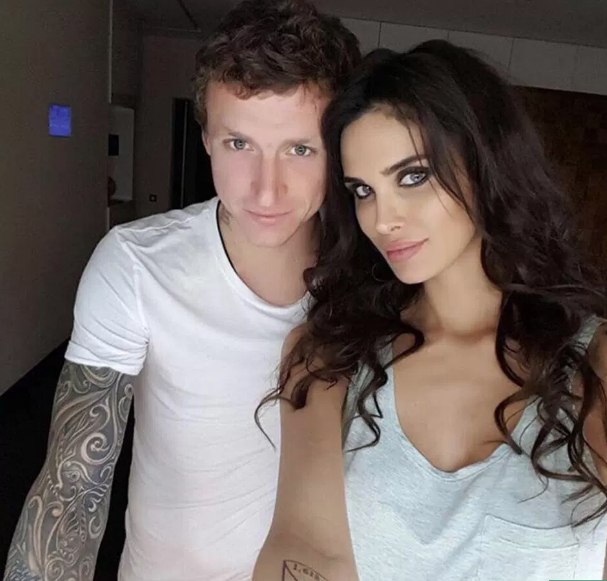 Para vermeyince çıplak fotoğraflarını sızdırdılar! - Resim: 2