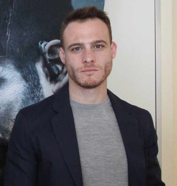 Kerem Bürsin: Türkiye'ye dönmeseydim oyuncu yerine dövüş antrenörü olurdum - Resim: 2