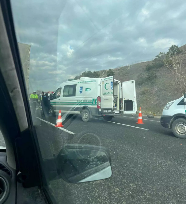 Ankara'da feci kaza: İki araç birbirine girdi, 5 kişi yaşamını yitirdi - Resim: 2