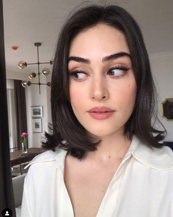 Esra Bilgiç'in iç çamaşırı reklamı olay Victoria's Secret mankeni oldu 'Ne yaptın Halime bacı' - Resim: 4