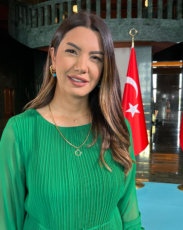 'Umre' fotoğrafı bir anda gündeme oturdu! Fulya Öztürk'ten açıklama - Resim: 1