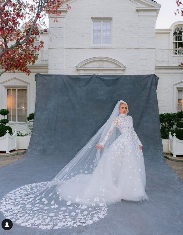 Paris Hilton evlendi 4 gelinlik giydi, 3 gün 3 gece düğün... - Resim: 1