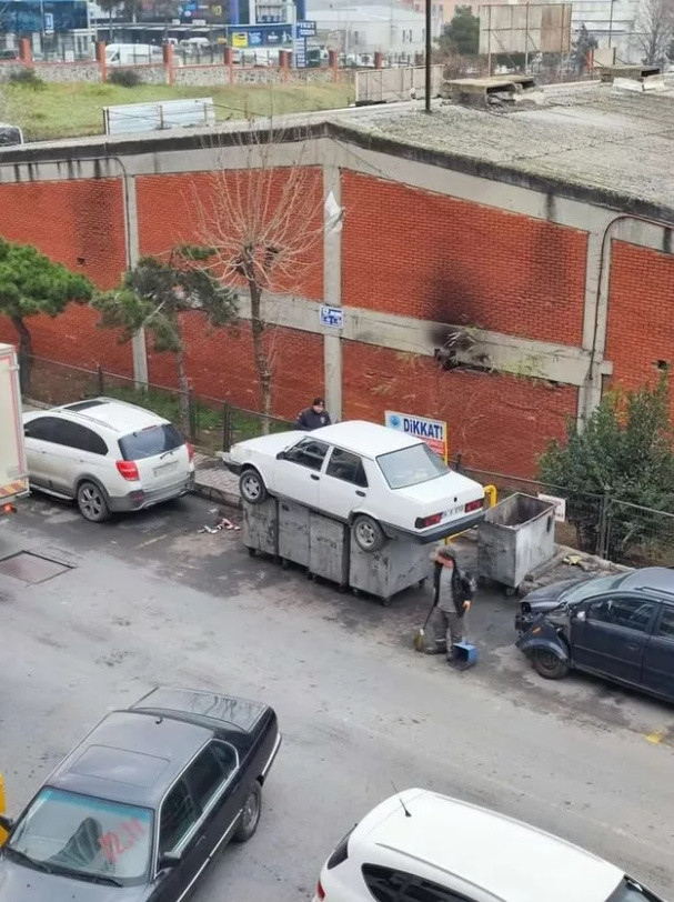 Çöpe atılan aracın sahibi ilk kez konuştu, isyan etti: "Lüks bir araç olsaydı bunu yapamazlardı" - Resim: 1