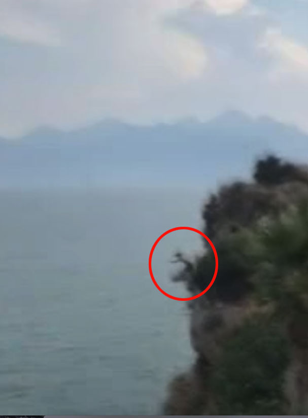 ‘Oğluma iyi bakın’ deyip 35 metreden böyle ölüme atladı  - Resim: 3