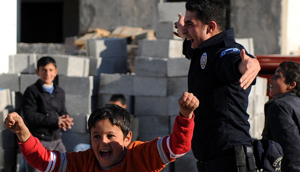 Çadırkentte yüzler böyle güldü - Resim: 3