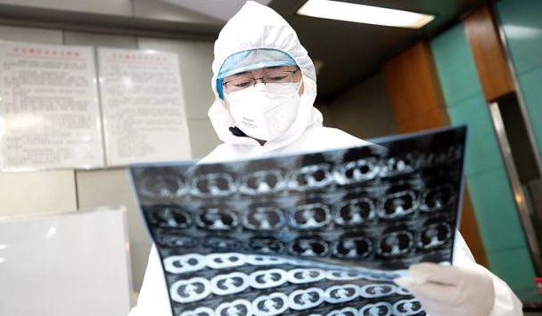 Maske koronavirüsü engellemiyor! Ölümcül virüs başka yollarla da bulaşabiliyor - Resim: 1