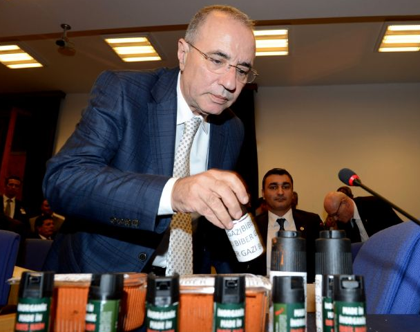 CHP'liler AK Partililere biber gazı sıktı! - Resim: 4