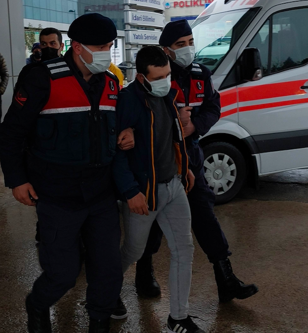 Silahını temizlerken 1,5 yaşındaki oğlunu öldürdü - Resim: 1