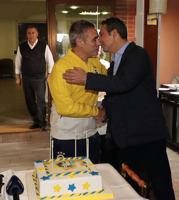 Fenerbahçe'de Ersun Yanal'a doğum günü kutlaması - Resim: 1