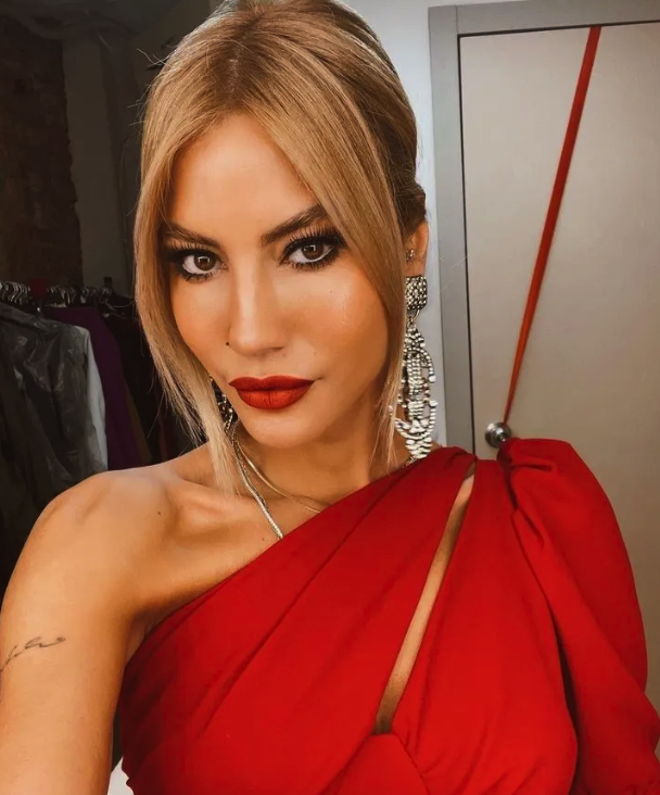 Çağla Şikel kahvaltı tabağını paylaştı! Yediği şeyleri görenler şoka girdi - Resim: 1