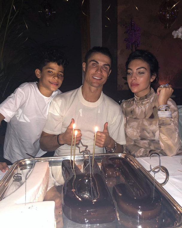 Georgina Rodriguez'den Ronaldo'ya hediye araba - Resim: 0