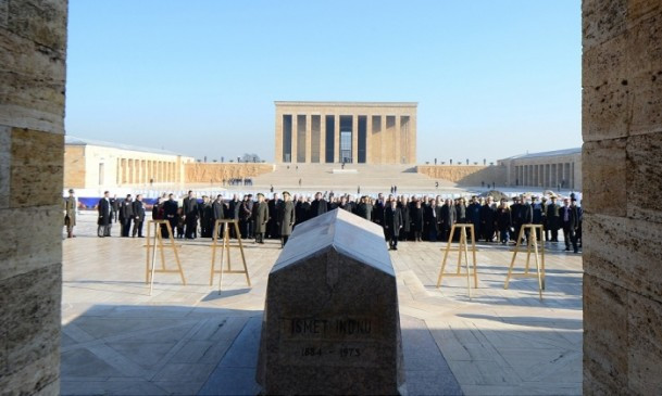 İsmet İnönü mezarı başında anıldı - Resim: 1