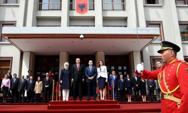 Cumhurbaşkanı Erdoğan Arnavutluk'ta - Resim: 4