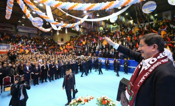 Başbakan Davutoğlu'na Hatay'da sevgi seli - Resim: 3