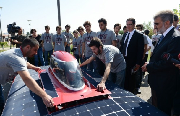 Bakan Yıldız güneş enerjili araba kullandı - Resim: 1