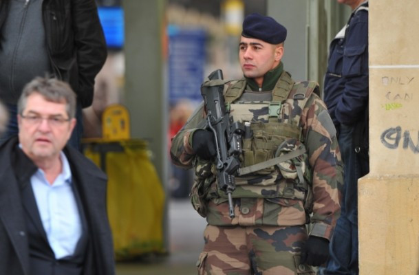 Paris'te Cumhuriyet yürüyüşü - Resim: 3