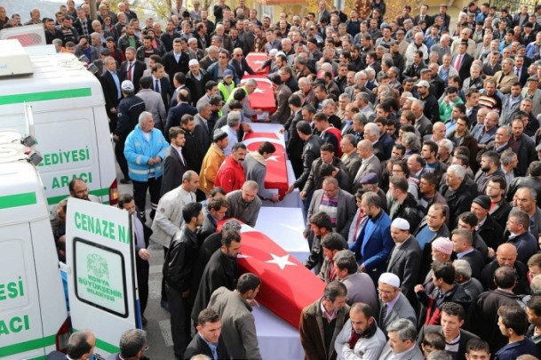 Maden işçileri son yolculuklarına uğurlandı - Resim: 4